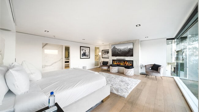 Building Photo - 1623 Viewmont Dr