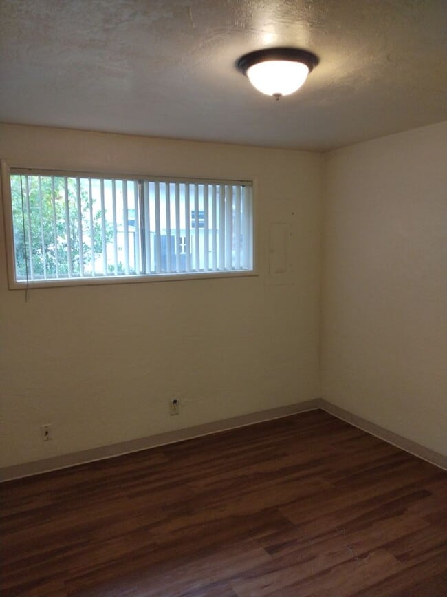 Building Photo - Adorable 2 Bedroom Home!