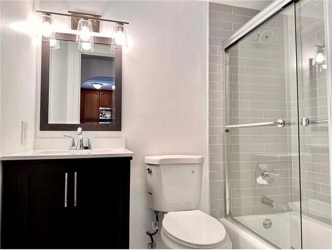 Building Photo - 620 Peachtree St NE