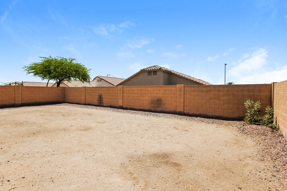 Building Photo - 22025 W Papago St
