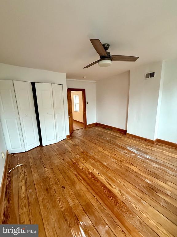 Building Photo - 1249 E Oxford St