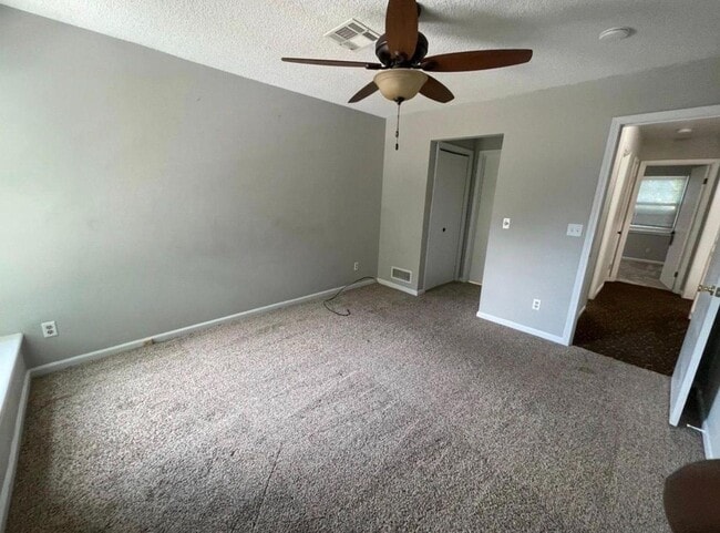 Building Photo - 10235 W 86th Ter