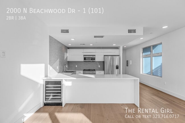 Building Photo - 2000 Beachwood Dr