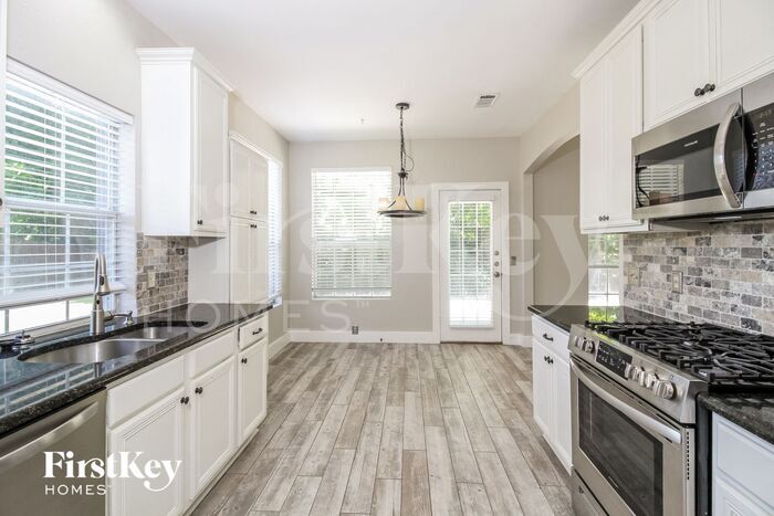 Building Photo - 3601 Creekview Ct