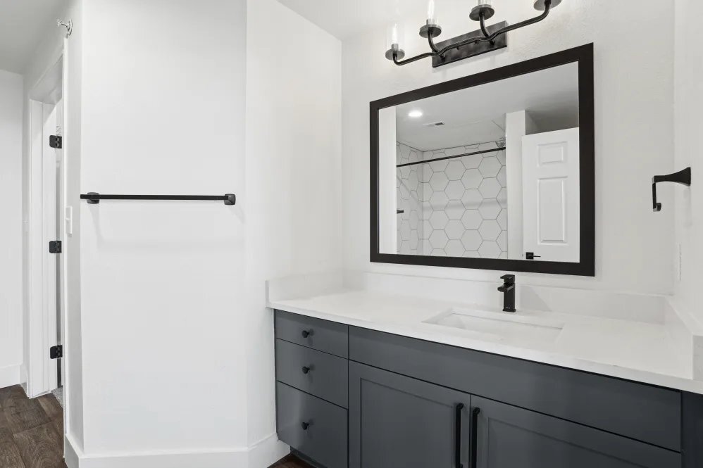 Building Photo - 7301 Oakmont Blvd