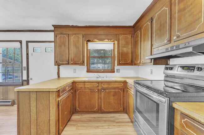Building Photo - Charming 3-Bed, 2-Bath Haven in Anderson w...
