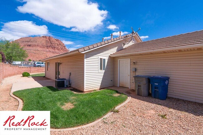 Building Photo - Spacious 3 Bedroom Home in Ivins!