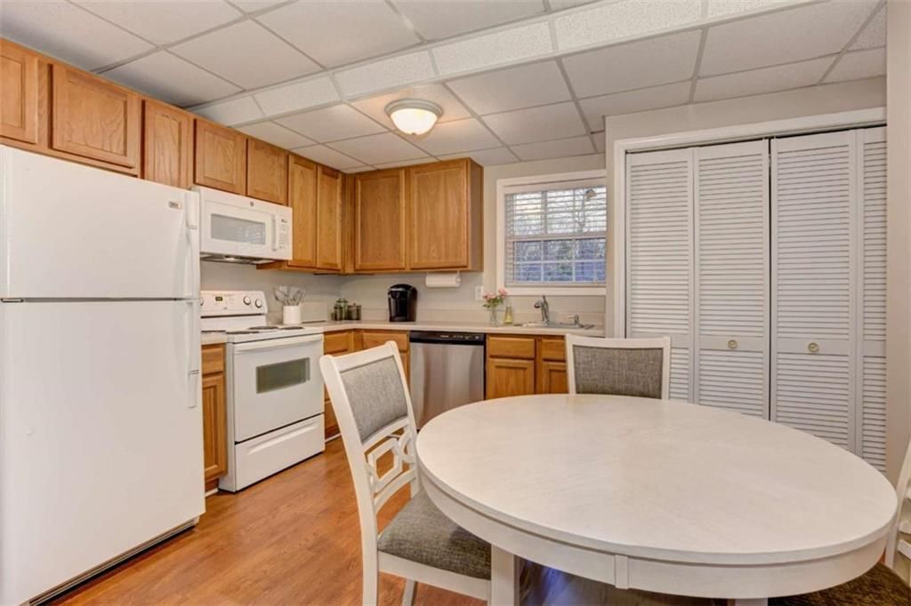 Building Photo - 2535 Hickory Rd