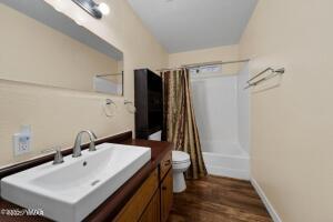 Building Photo - 463 Larson Rd