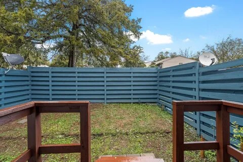 Building Photo - 538 Cedar Dr