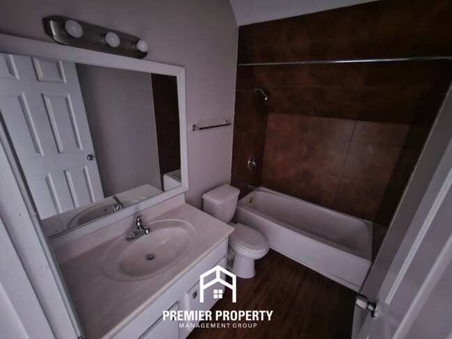 Building Photo - 6622 Amersham Dr