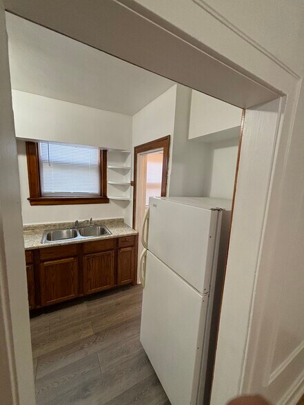 Building Photo - 7935 S Ellis Ave