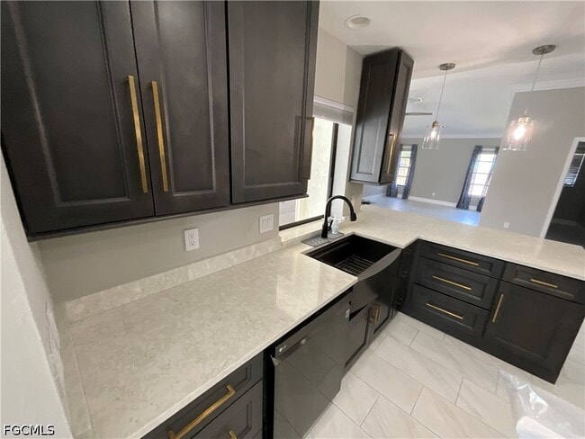 Building Photo - 20620 Pine Tree Ln