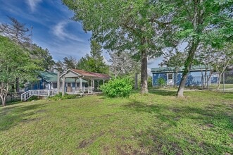 Building Photo - 9481 Lake Forest Cir