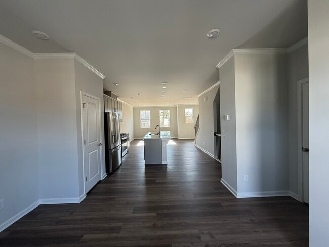 Building Photo - 304