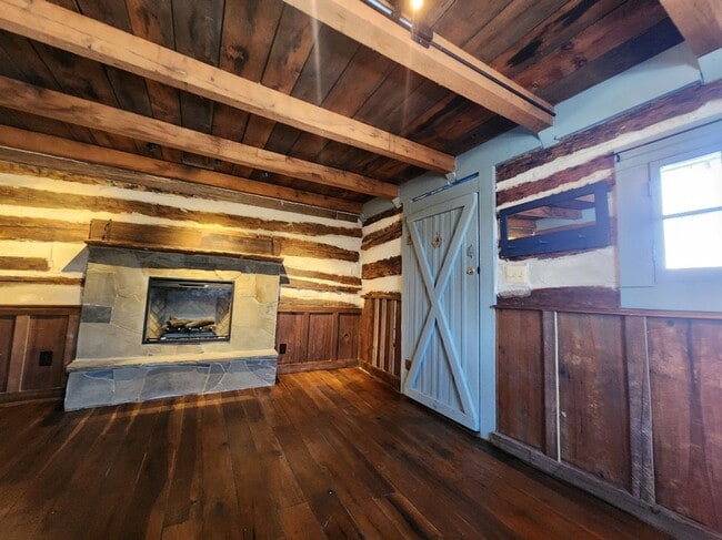 Building Photo - Writer's Retreat is a sweet rustic log cabin with 1 BR, 1 Ba located 4 miles from Lexington.