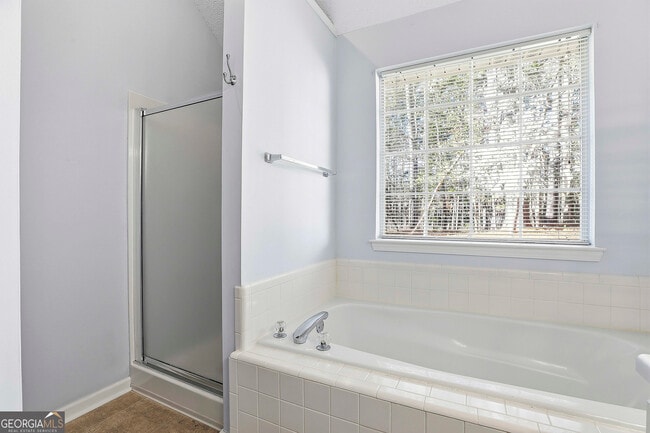 Building Photo - 105 Chase Ct