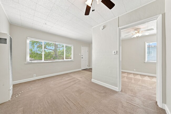 Building Photo - 1115 Ocean Ave