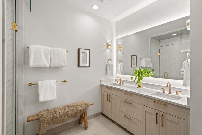 Building Photo - 501 W Main St