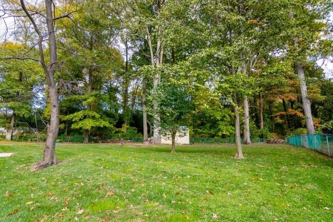 Building Photo - 3405 Pebble Dr