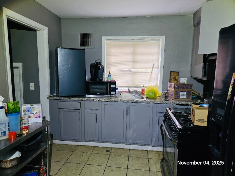 Building Photo - 18582 Edinborough Rd