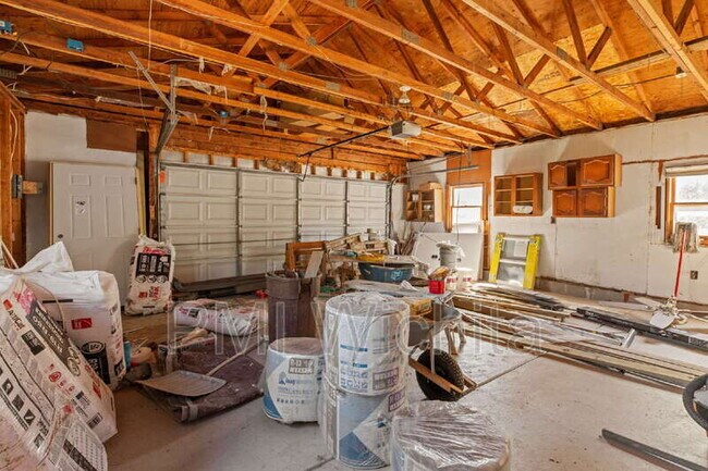 Building Photo - 1147 Inverness Dr