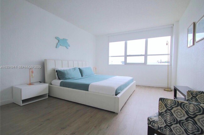 Building Photo - 1500 Bay Rd