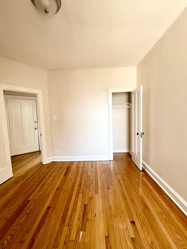Building Photo - 2140 N Kildare Ave