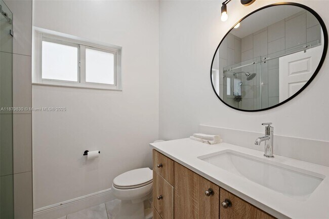Building Photo - 3103 SW 140th Ave