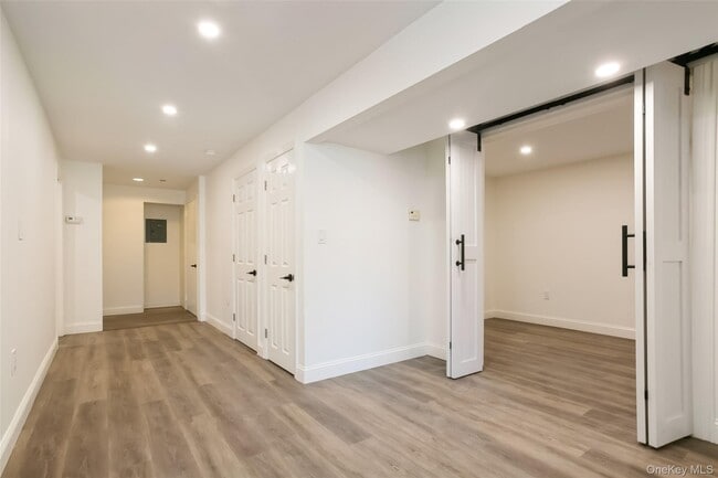 Building Photo - 45 S Greeley Ave
