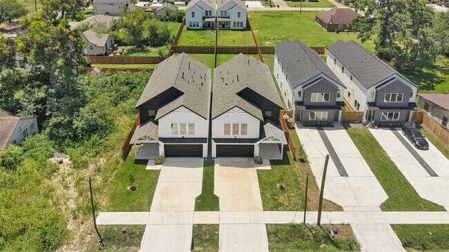 Building Photo - 7411 Charlie St