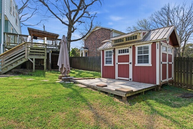 Building Photo - 1002 Sutton Hill Rd