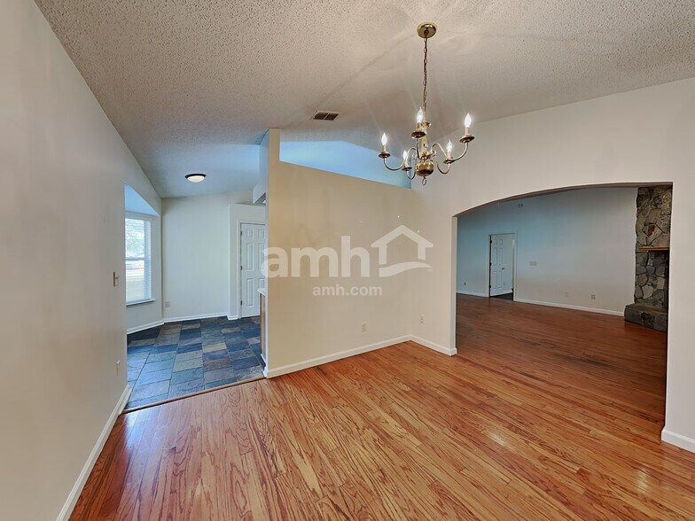 Building Photo - 7992 Seahaven Ct