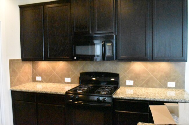 Building Photo - 24623 Forest Canopy Dr