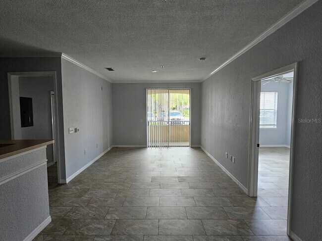 Building Photo - 18001 Richmond Pl Dr
