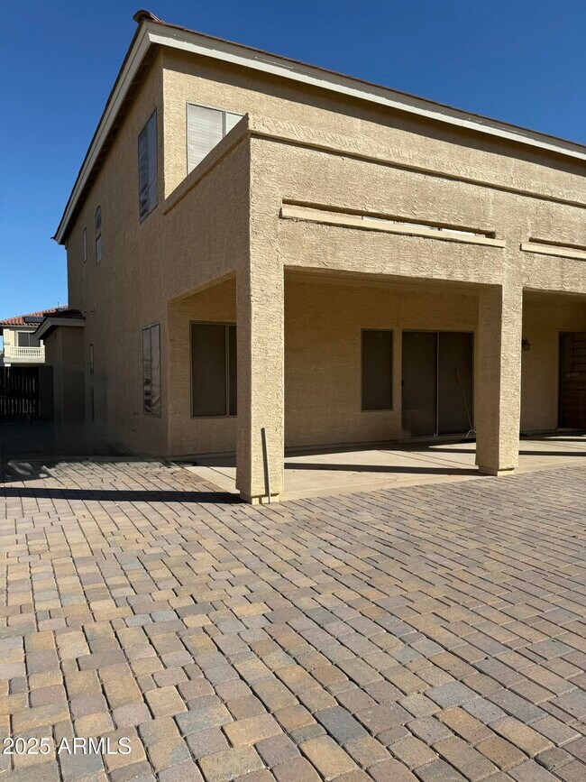 Building Photo - 4825 W Milada Dr