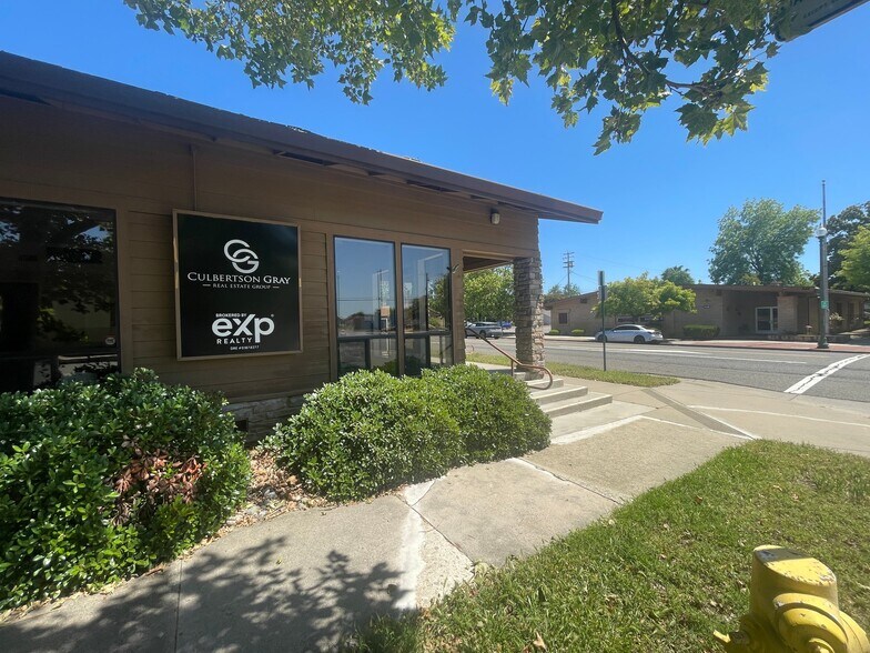 Building Photo - 590 McBean Park Dr
