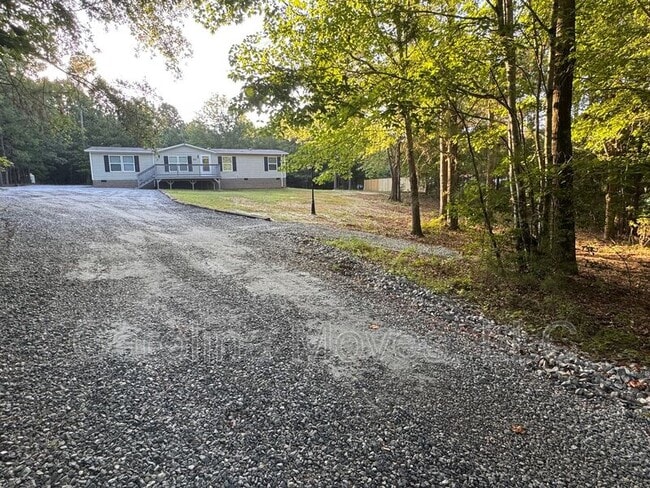 Building Photo - 321 Horseshoe Falls Rd