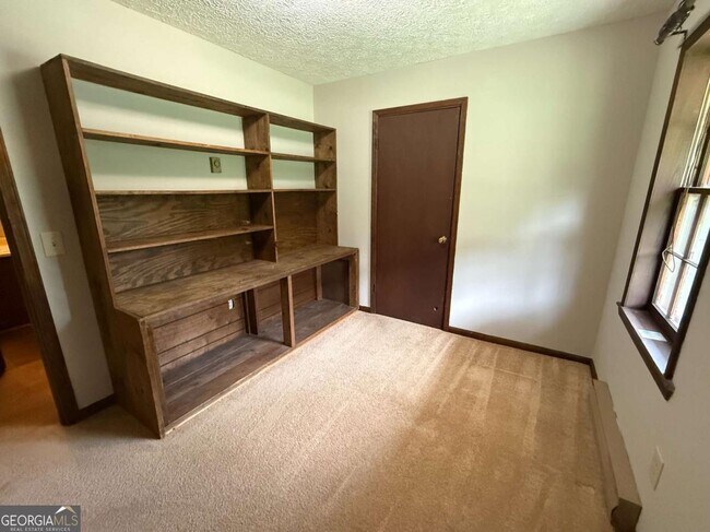 Building Photo - 109 Broken Arrow
