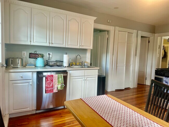 Building Photo - 135-137 Nonantum St. Unit 1