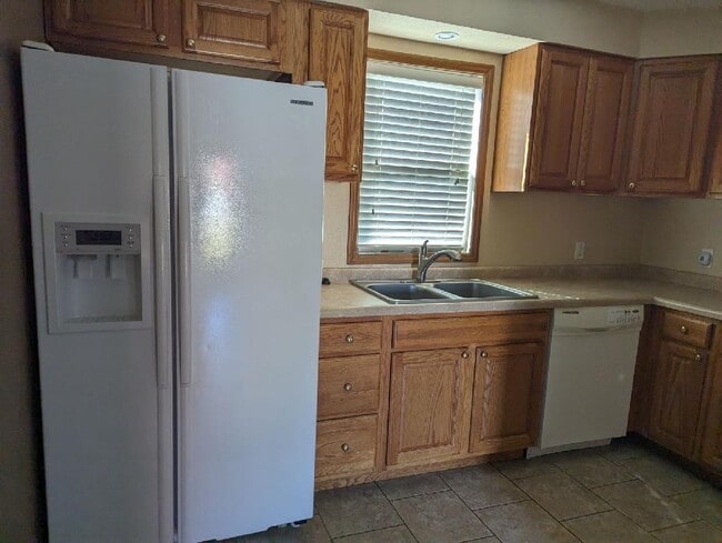 Building Photo - 22659 Old Hwy 169