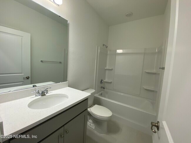 Building Photo - 269 Brandon Lks Dr