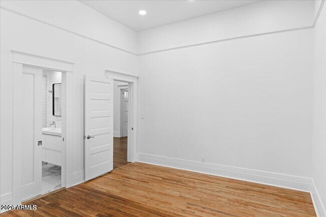 Building Photo - 825 N 3rd Ave