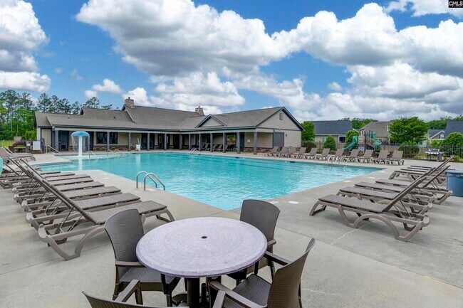 Building Photo - 5 Mapleline Ct