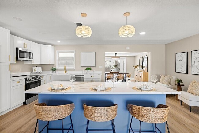 Building Photo - 2066 62nd Pl S