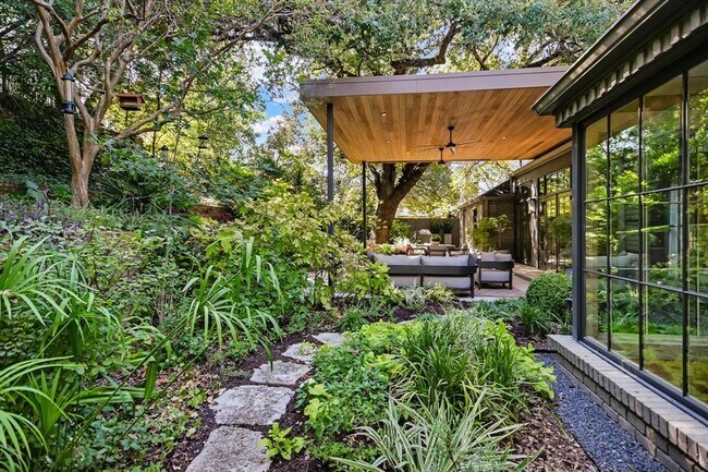 Building Photo - 3423 Mt Barker Dr