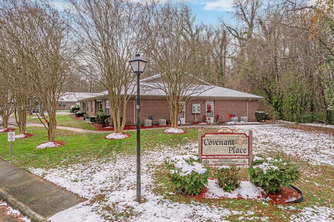 Building Photo - Covenant Place