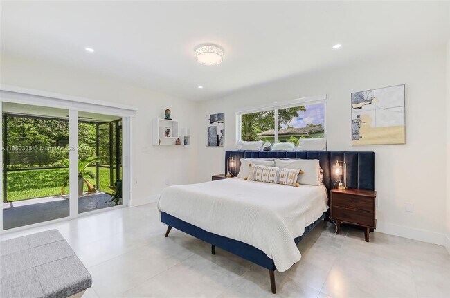 Building Photo - 17460 SW 85th Ave