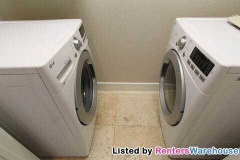 Building Photo - 1206 Deloney St