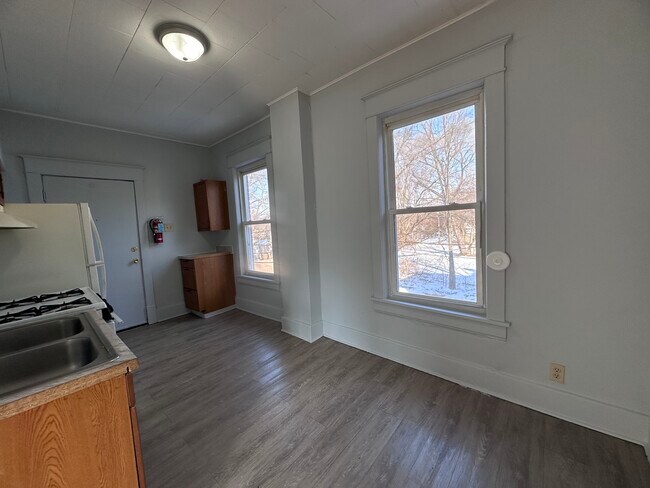 Building Photo - 1112-D Gilbert-